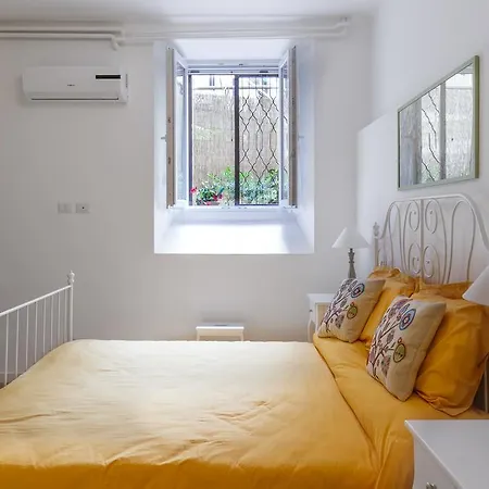 Apartment Dimora Al Gazometro Rome